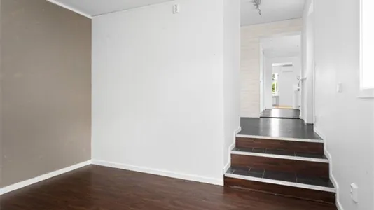 Houses in Kungsör - photo 4