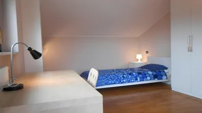 Room for rent in Milano Zona 9 - Porta Garibaldi, Niguarda, Milan