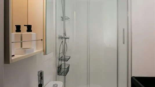 Rooms in Barcelona Eixample - photo 3