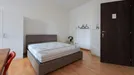 Room for rent, Milano Zona 8 - Fiera, Gallaratese, Quarto Oggiaro, Milan, Via Sapri