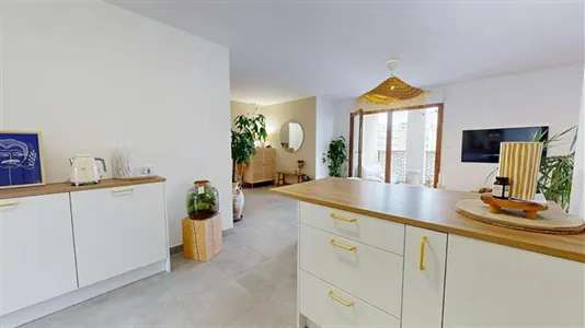 Apartments in Lyon - photo 3