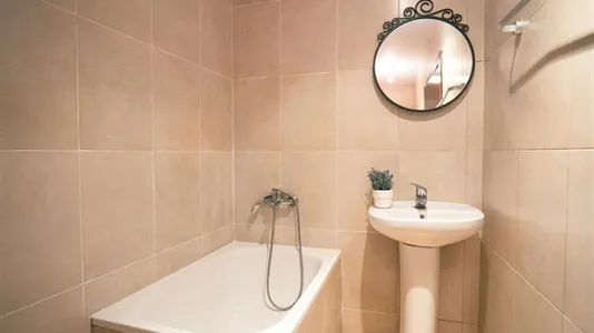 Rooms in Barcelona Ciutat Vella - photo 6