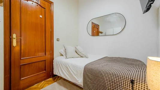 Rooms in Madrid Retiro - photo 2