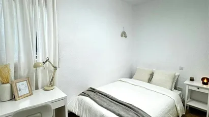 Room for rent in Madrid Moncloa-Aravaca, Madrid