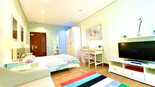 Rooms in Bilbao - photo 9