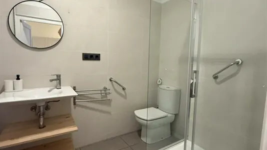 Rooms in Barcelona Eixample - photo 2