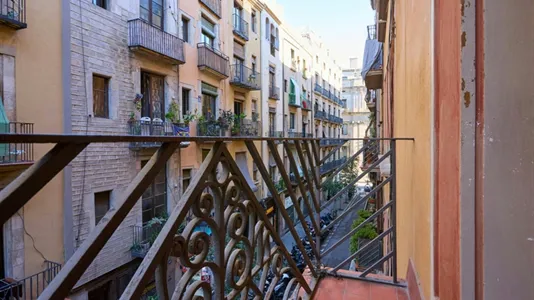 Rooms in Barcelona Ciutat Vella - photo 8