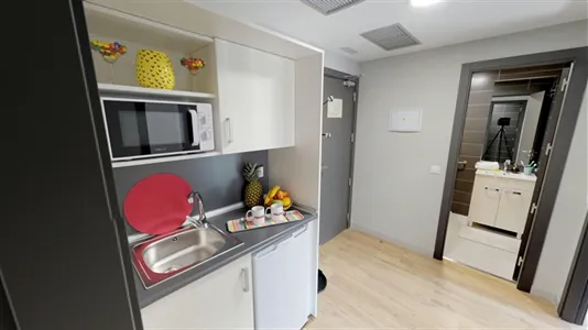 Rooms in Madrid Moncloa-Aravaca - photo 2