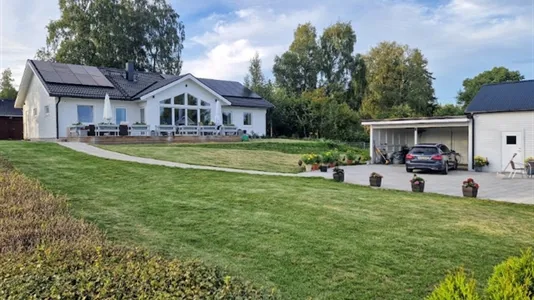 Houses in Kungsör - photo 2