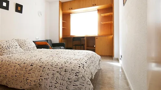 Rooms in Valencia Extramurs - photo 5