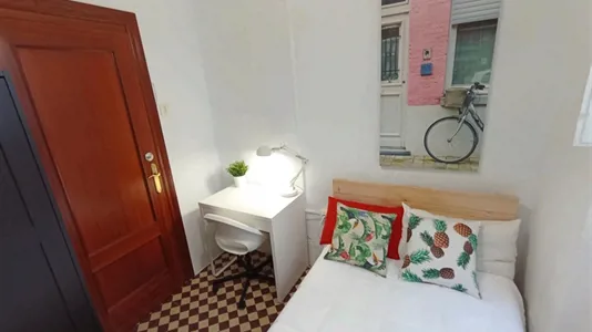 Rooms in Granada - photo 1