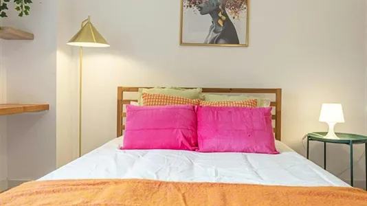 Rooms in Barcelona Eixample - photo 5