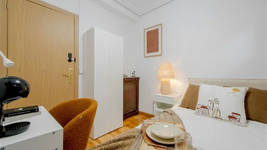 Rooms in Madrid Retiro - photo 3