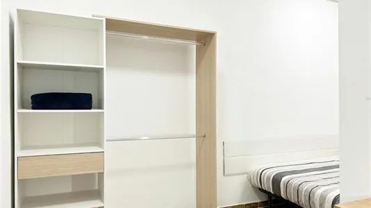 Rooms in Madrid Centro - photo 2
