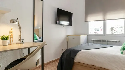 Rooms in Madrid Centro - photo 2