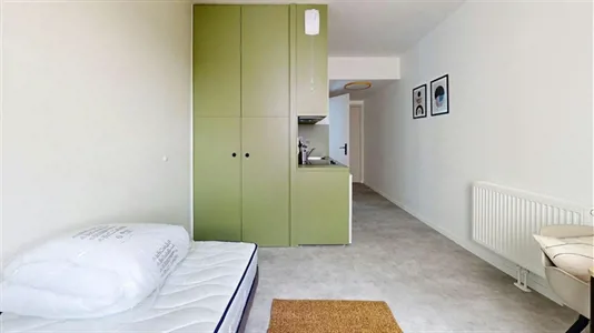 Apartments in Lyon - photo 2