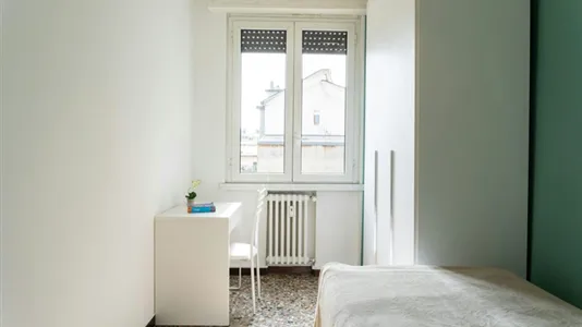 Rooms in Milano Zona 8 - Fiera, Gallaratese, Quarto Oggiaro - photo 2