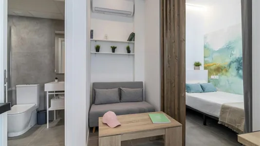 Rooms in el Camí de Vera - photo 8