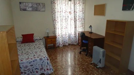 Rooms in Córdoba - photo 1