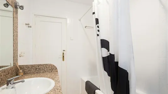 Rooms in Madrid Salamanca - photo 8