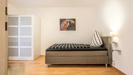 Rooms in Frankfurt Mitte-West - photo 3