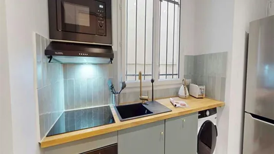 Rooms in Paris 8ème arrondissement - photo 3