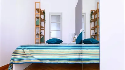 Room for rent in Milano Zona 6 - Barona, Lorenteggio, Milan