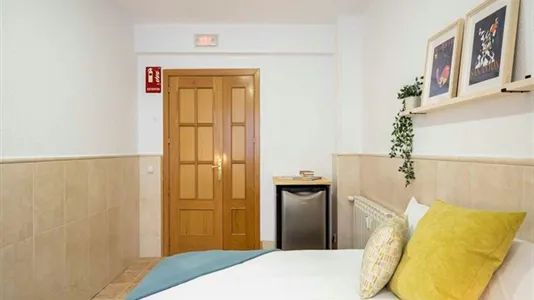 Rooms in Madrid Tetuán - photo 8