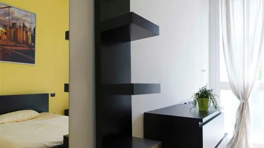 Rooms in Milano Zona 8 - Fiera, Gallaratese, Quarto Oggiaro - photo 4