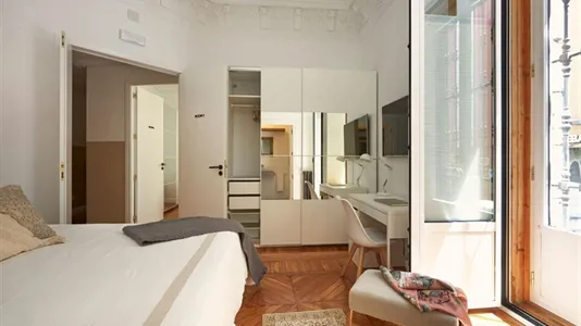 Rooms in Madrid Centro - photo 2