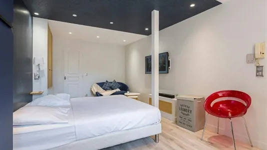 Apartments in Lyon - photo 2