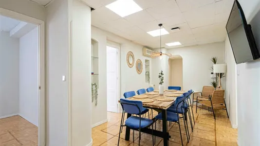 Rooms in Madrid Chamartín - photo 9