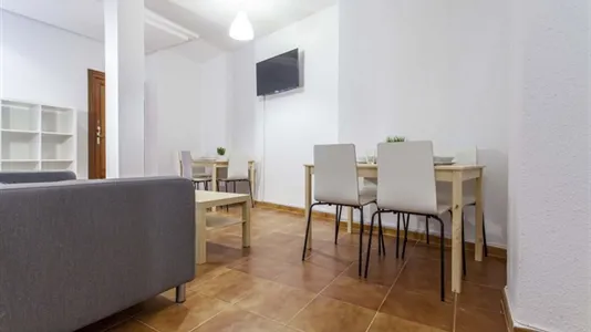 Rooms in Valencia Ciutat Vella - photo 4