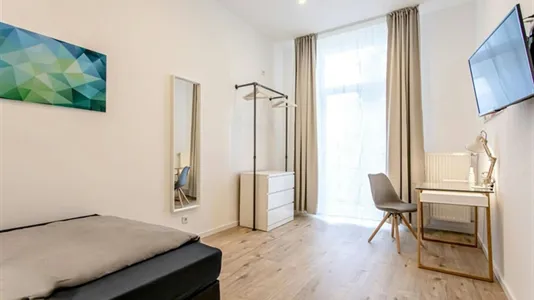 Rooms in Frankfurt Süd - photo 3