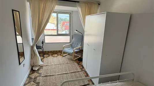 Rooms in Godelleta - photo 1