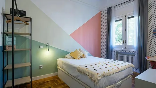 Rooms in Madrid Chamberí - photo 1