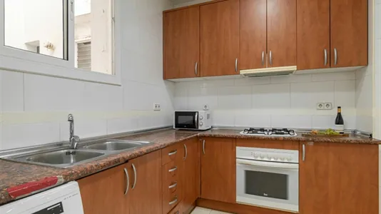 Rooms in Barcelona Ciutat Vella - photo 6