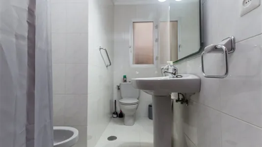 Rooms in Málaga - photo 4