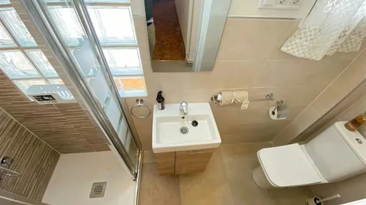 Rooms in Madrid Retiro - photo 9