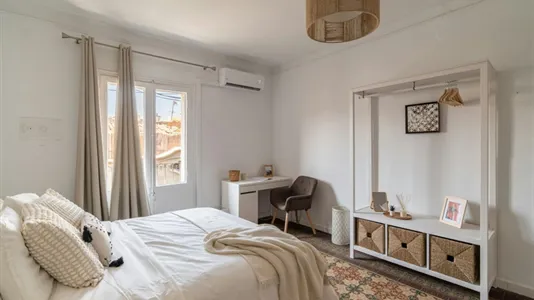 Rooms in Barcelona Ciutat Vella - photo 5