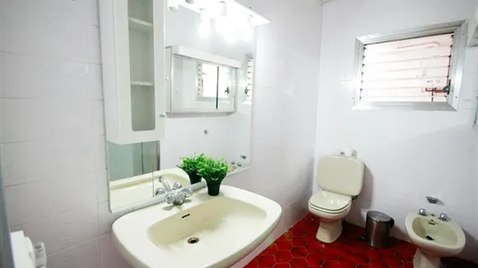 Rooms in Barcelona Eixample - photo 9