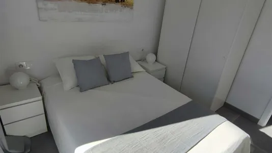 Rooms in El Prat de Llobregat - photo 2
