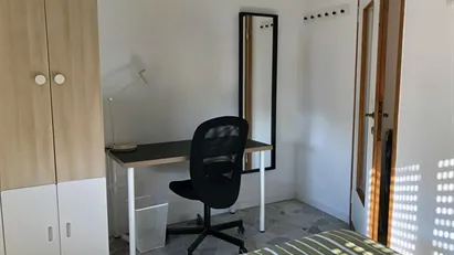 Room for rent in Milano Zona 6 - Barona, Lorenteggio, Milan Room for rent in Milano Zona 6 - Barona, Lorenteggio, Milan