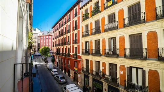 Rooms in Madrid Centro - photo 8