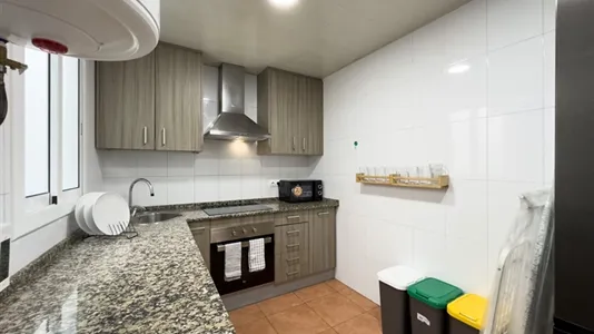 Rooms in Barcelona Ciutat Vella - photo 5