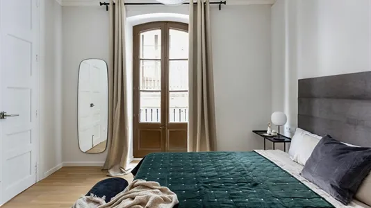 Apartments in Barcelona Ciutat Vella - photo 5