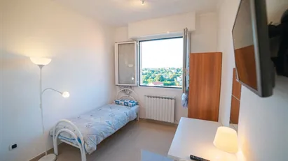 Room for rent in Milano Zona 9 - Porta Garibaldi, Niguarda, Milan