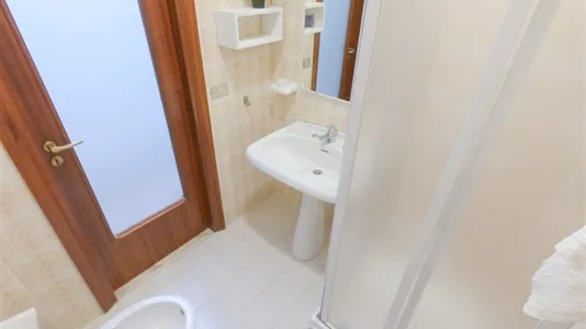 Rooms in Bari - photo 4