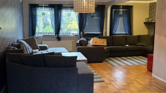 Houses in Surahammar - photo 9