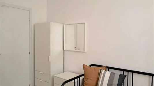 Rooms in Milano Zona 8 - Fiera, Gallaratese, Quarto Oggiaro - photo 2